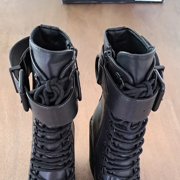 Dolls Kill Current Mood Traitor Boots - Color: Black - Size: 7 - Picture 5 of 11